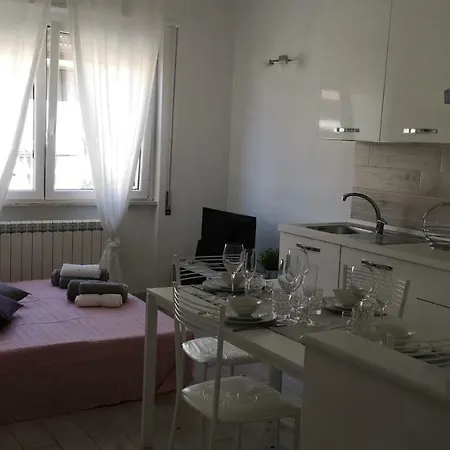 Monica's * Marina Di Carrara
